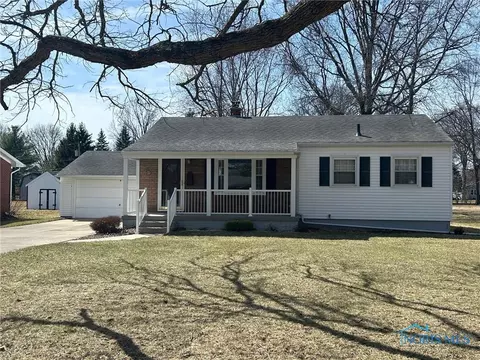 1034 Maple St, Perrysburg, OH 43551