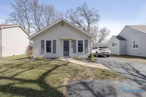 3152 Millicent Ave, Toledo, OH 43615