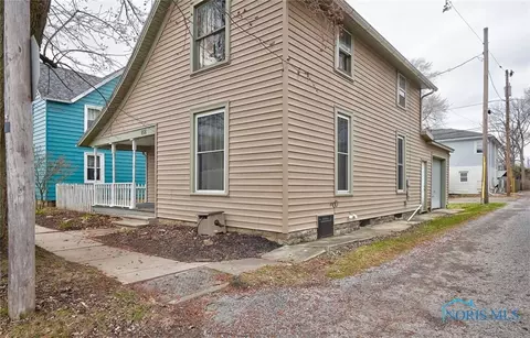 858 Maple Ave, Findlay, OH 45840 photo 2