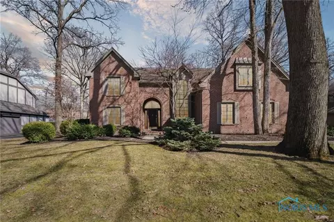 2728 Spring Water Dr, Toledo, OH 43617