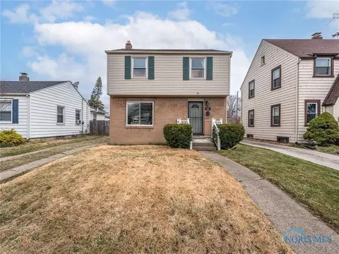 912 Waybridge Rd, Toledo, OH 43612