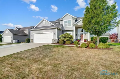 25197 Fox Hunt Dr, Perrysburg, OH 43551