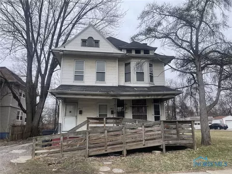 2467 Lawrence Ave, Toledo, OH 43620