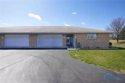 2101 Stonehedge Ct #U12, Findlay, OH 45840