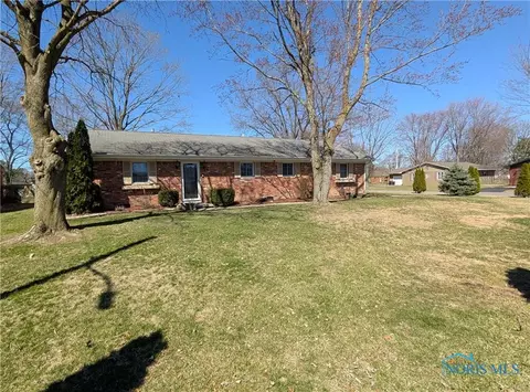 6 Hawthorne Dr, Delta, OH 43515