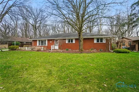1021 Melrose St, Bowling Green, OH 43402