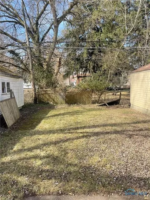 1013 Searles Rd, Toledo, OH 43607 photo 13