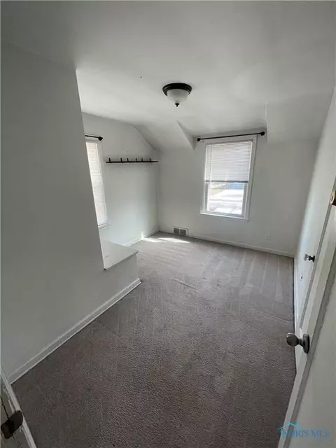 1013 Searles Rd, Toledo, OH 43607 photo 11