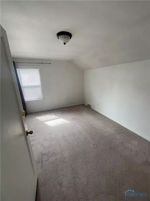 1013 Searles Rd, Toledo, OH 43607 photo 12
