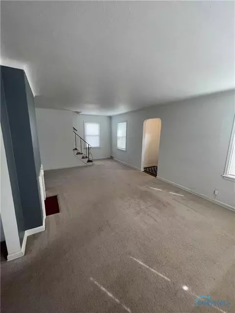 1013 Searles Rd, Toledo, OH 43607 photo 3