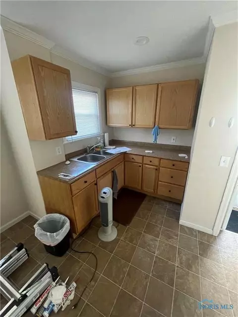 1013 Searles Rd, Toledo, OH 43607 photo 6