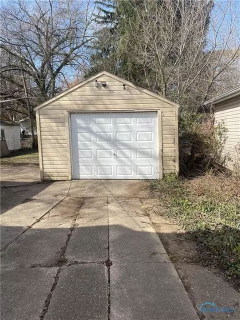 1013 Searles Rd, Toledo, OH 43607 photo 14