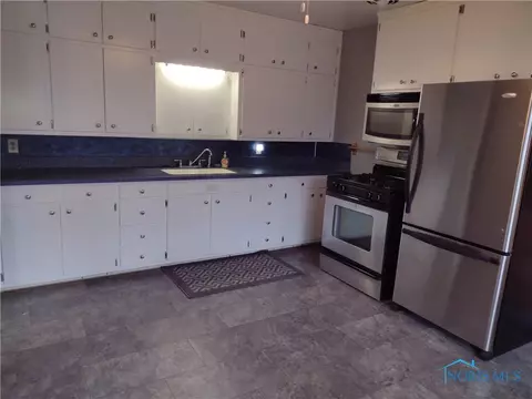 217 Degroff Ave, Archbold, OH 43502 photo 5