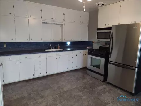 217 Degroff Ave, Archbold, OH 43502 photo 6