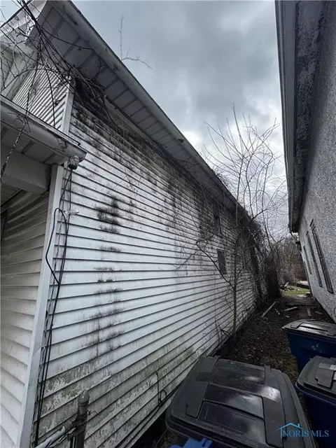 1785 Hamilton St, Toledo, OH 43607 photo 2