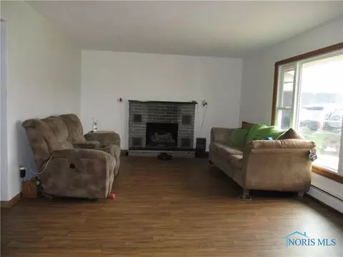 200 Taylor St, West Unity, OH 43570 photo 3