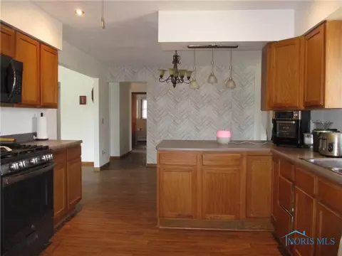 200 Taylor St, West Unity, OH 43570 photo 7