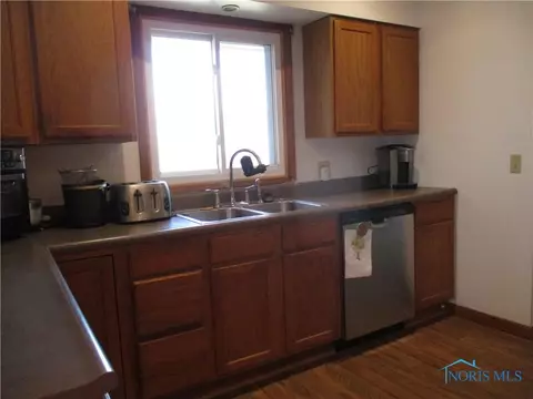 200 Taylor St, West Unity, OH 43570 photo 5