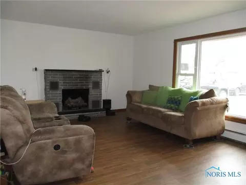 200 Taylor St, West Unity, OH 43570 photo 4