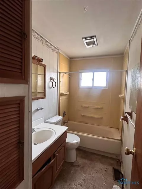 41 Dickens Dr, Toledo, OH 43607 photo 9