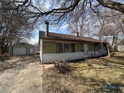 41 Dickens Dr, Toledo, OH 43607 photo 2