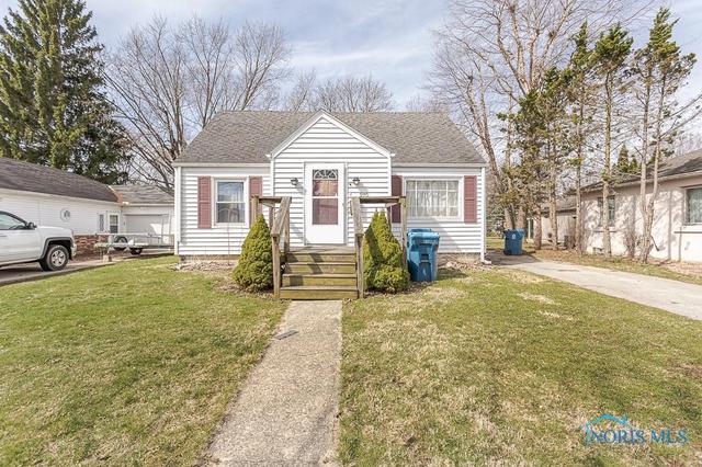 910 Whittlesey St, Fremont, OH 43420