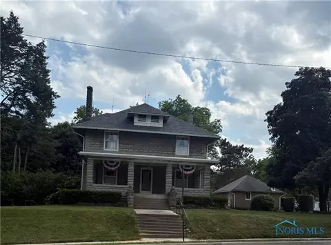 421 Farnsworth Rd, Waterville, OH 43566