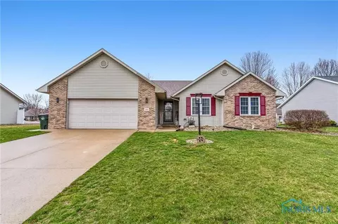 224 E Sawmill Rd, Findlay, OH 45840