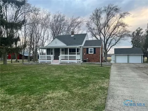 8810 Mandell Rd, Perrysburg, OH 43551