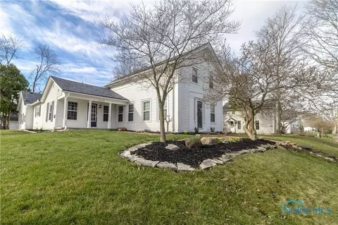 24423 W 2nd St, Grand Rapids, OH 43522