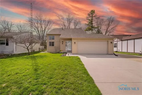 1125 Bedford Woods Dr, Toledo, OH 43615
