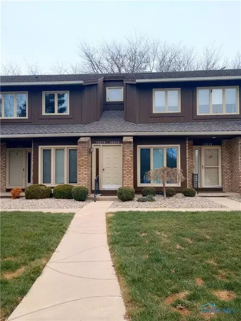 10238 Ford Rd, Perrysburg, OH 43551