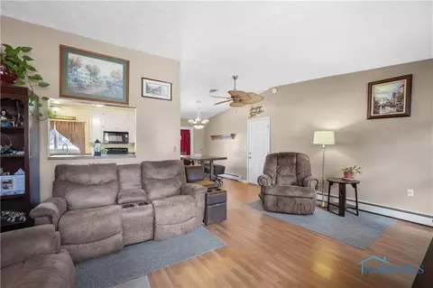 120 E Drew Ln, Clyde, OH 43410 photo 6