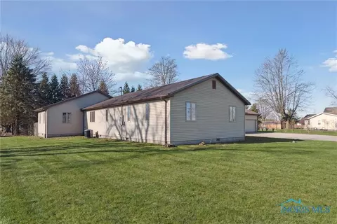106 Saint Clair St, Continental, OH 45831 photo 2