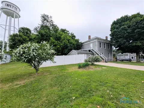 201 E Spring St, Fayette, OH 43521 photo 4