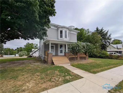 201 E Spring St, Fayette, OH 43521 photo 2