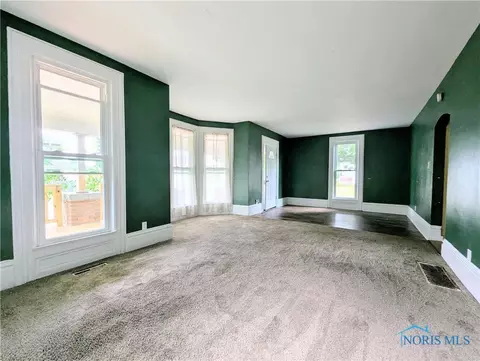 201 E Spring St, Fayette, OH 43521 photo 5