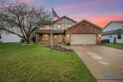 1823 Lexington Dr, Perrysburg, OH 43551