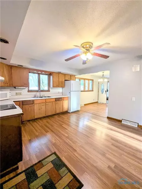 140 Lockhart Ave, Wayne, OH 43466 photo 8