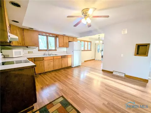 140 Lockhart Ave, Wayne, OH 43466 photo 6