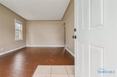 912 Mackow Dr, Toledo, OH 43607 photo 5