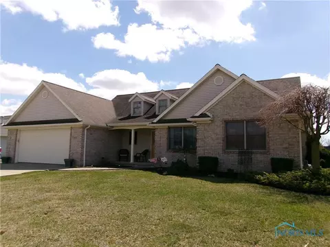 928 Black Hawk Dr, Wauseon, OH 43567