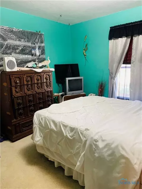 803 Independence Rd, Toledo, OH 43607 photo 9