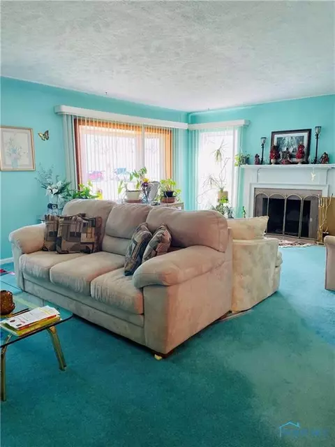 803 Independence Rd, Toledo, OH 43607 photo 2