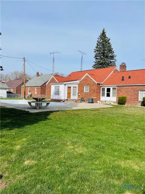 803 Independence Rd, Toledo, OH 43607 photo 17