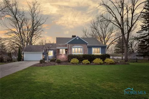 907 Vanderbilt Rd, Toledo, OH 43615