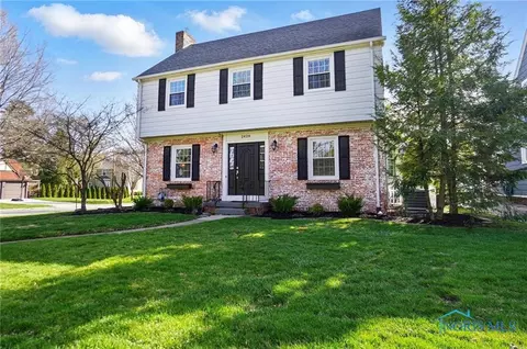 2428 Orchard Rd, Ottawa Hills, OH 43606