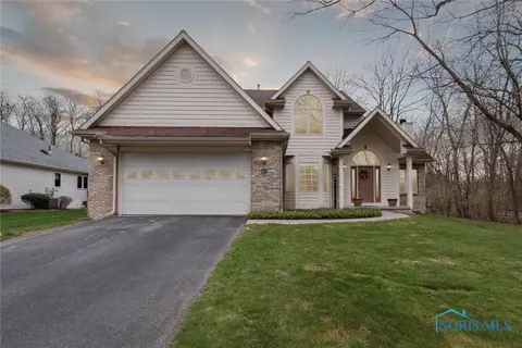 2016 Austin Bluffs Ct, Toledo, OH 43615