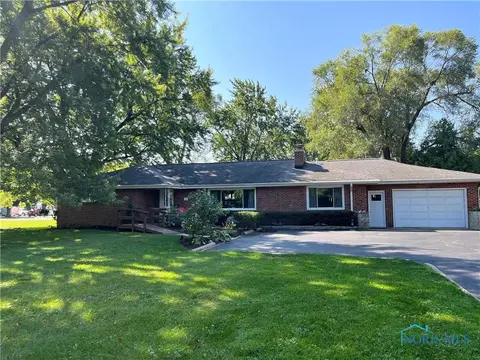 323 6th St, Findlay, OH 45840