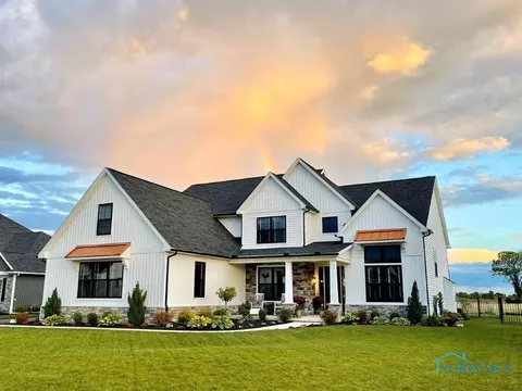 529 Canterbury Blvd, Perrysburg, OH 43551